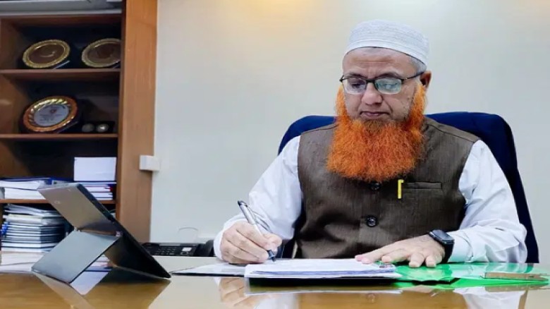 মিশরে সুয়েজ খালে নতুন জাহাজ চলাচলের লেন চালুর পরিকল্পনা